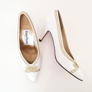 Evan Picone White and Gold kitten heels size 7